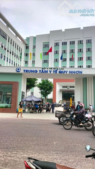 bán nhà cấp 4 ôm cua 2 mặt hẻm 5m 90/ đường trần hưng đạo dt 33m2 giá 2ty250 - 1