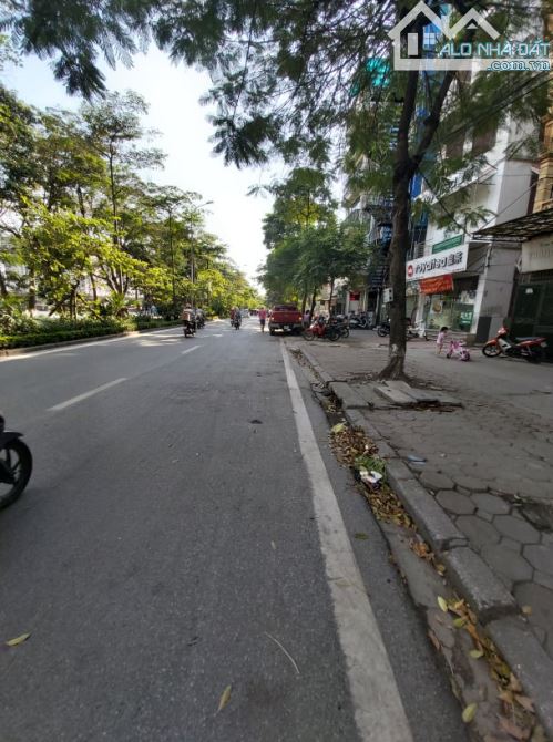 Đất Nguyễn Hữu Thọ - 3 mặt 6 ô tô tránh - đắt sắt ra miếng - 433m2 - chỉ 330 triệụ/m2 - 1