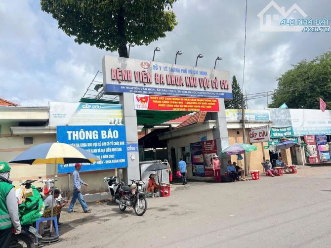 NGỘP NGỘP LÔ ĐẤT 210M2/980TR GÓC 2 MT NGUYỄN VĂN HOÀI FULL THỔ , SHR - 1