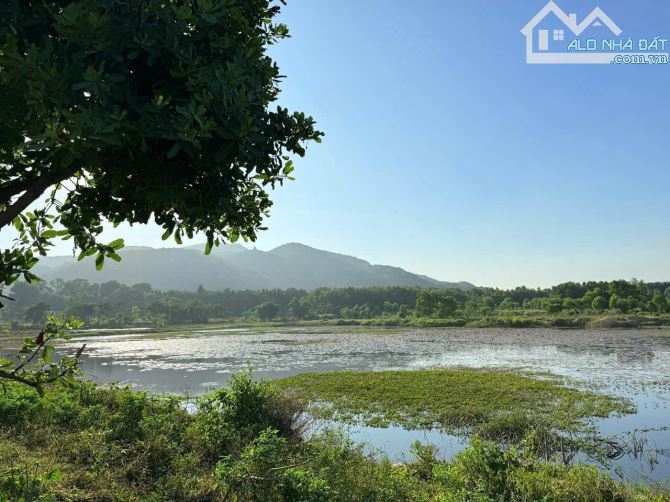 THỊ TRẤN PHƯỚC HẢI - LONG ĐẤT - BRVT; view núi hồ siêu đẹp 🌈🌈🌈DT 2.300m2 - 1