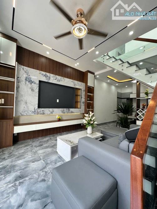 Bán nhà 2 tầng kiệt ô tô full nội thất mới - 1