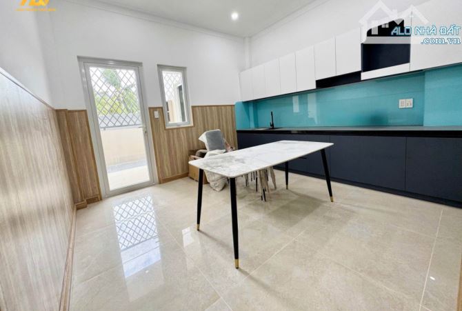 Nhà khu Hạnh Phúc dân cư đông đúc thích hợp định cư - 1