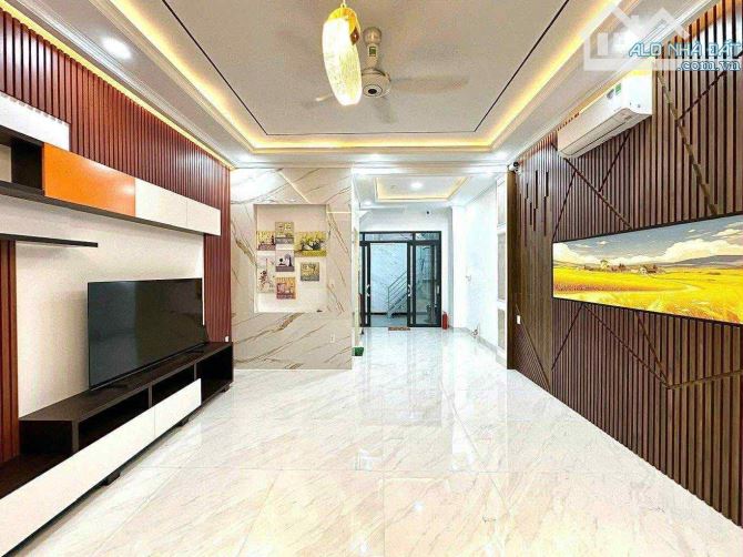 XE HƠI TỚI CỬA - NGUYỄN TRÃI Q1 - 41M2 - NGANG 5M - 4 TẦNG MỚI – 9.x TỶ - 1