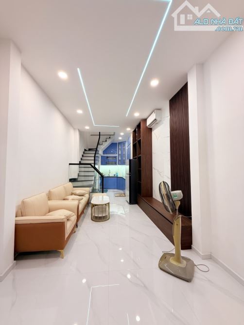 NHÀ ĐẸP FULL NỘI THẤT XỊN, MẶT TIỀN NGUYỄN TRỌNG TUYỂN P2 TÂN BÌNH, CHỈ 7.X TỶ TL - 1