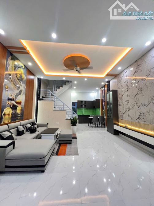 Nhà 1/ Thạnh Lộc 16 gần Ngã 4 Ga ( 5M x 11M ) 1 trệt 2 lầu SHR Q12 - 1