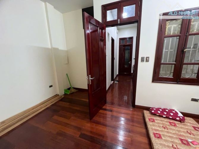 Nhà 5,5T P/Lô Víp Chùa Láng có vỉa hè oto tránh dt 51,5m mt 4,65m - 1