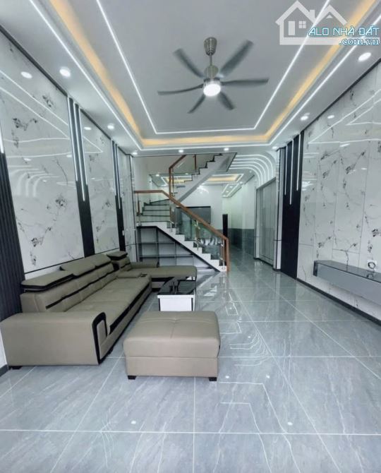 SANG LẠI NHÀ Ở LÊ CHÍ DÂN - THỦ DẦU MỘT, NHÀ 1 TRỆT 1 LẦU NHÀ MỚI XÂY XONG - 1