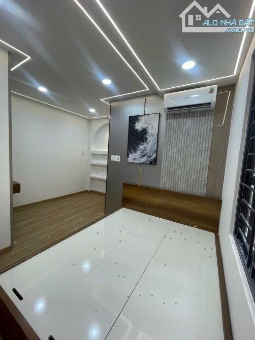 4TẦNG BTCT _P9 PHÚ NHUẬN _ GẦN HẺM XE HƠI _3PN 4WC _FULL NỘI THẤT _HOÀN CÔNG ĐỦ _CHỈ 4X T. - 1