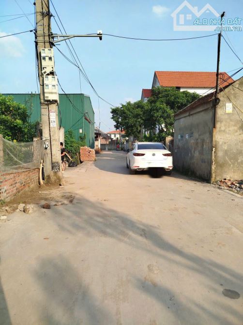 Cần bán gấp mảnh đất thổ cư trục chính ô tô tránh tại trung tâm thôn Đống Thanh, Hưng Long - 1