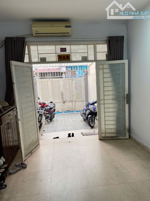 Bán gấp nhà đẹp ở ngay Dương Bá Trạc, xe hơi ngủ nhà 99m2, 4T, SHR, HCĐ, chỉ 12.5 tỷ. - 1