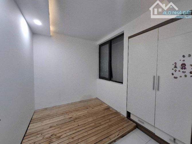 Ba gác đỗ cửa, toà nhà mới, thang máy êm ru.Ngõ thông khắp ngả, nhà có thể đi nhiều lối và - 1