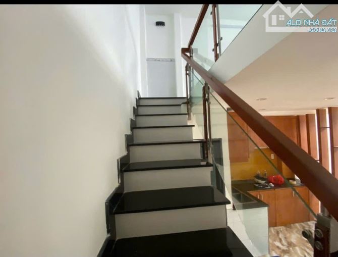 GÒ VẤP - NHÀ MẶT TIỀN KINH DOANH SẦM UẤT - CÓ DÒNG TIỀN 13 TRIỆU/THÁNG, GẦN CHỢ XÓM MỚI - 1