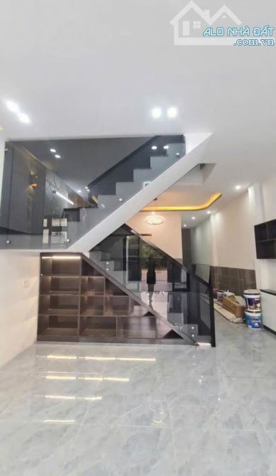 CĂN NHÀ 1 TRỆT 1 LẦU, CUỐI ĐƯỜNG ĐỒNG KHỞI GẦN CÔNG AN PHƯỜNG TÂN TRIỀU - 1
