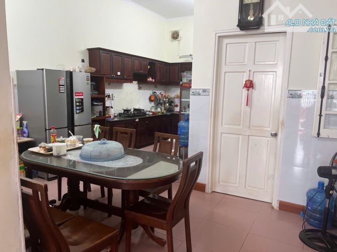 🚗 Bán nhà 1 trệt 3 lầu – 4PN, 5WC, sân rộng – hẻm ôtô Bà Huyện Thanh Quan - 140m² – 8.7tỷ - 1