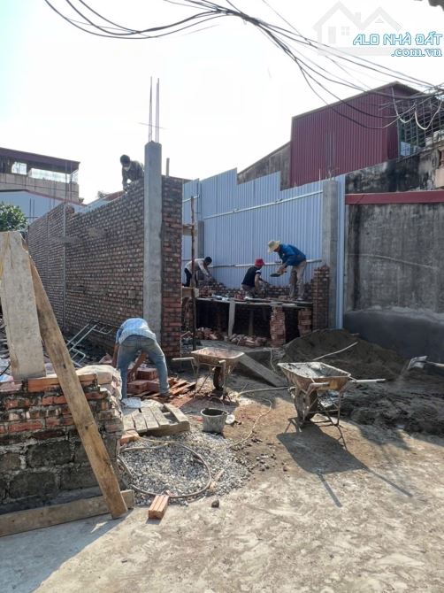 Chính chủ gửi bán duy nhất 1 căn độc lập xây 4 tầng sân cổng riêng Bùi thị từ nhiên - 1