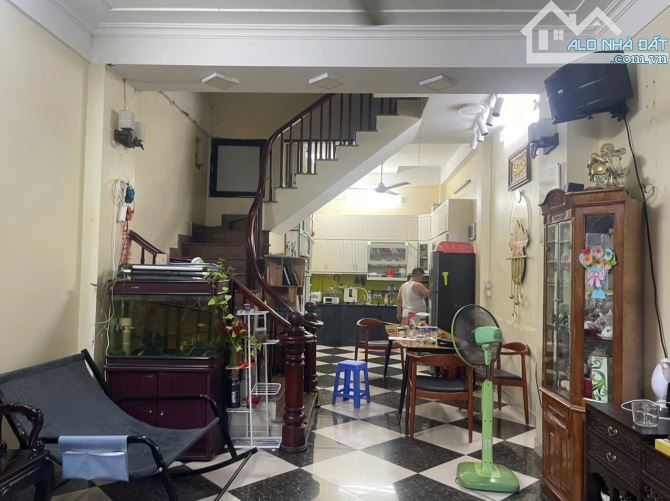 💥 BÁN NHÀ Ỷ LA Hà Đông – DÂN XÂY –GẦN Ô TÔ TRÁNH, chỉ 12 tỷ - 1