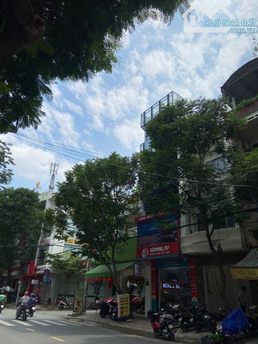 Cho thuê nhà 163 Nguyễn Hồng Đào, P14, TB. (DT: 4x16m) nhà 2 lầu. Giá thuê: 37 triệu/tháng - 1