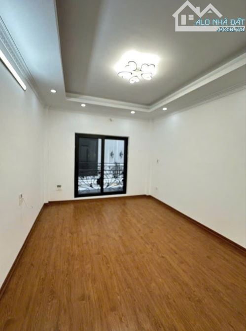 BÁN NHÀ BÁT KHỐI,CỰ KHỐI LONG BIÊN,NGÕ NÔNG THOÁNG SÁNG,5TẦNG DT 31M*GIÁ 5,45TỶ - 1