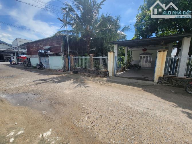 Bán đất Cam Lâm đường lớn gần Đầm Thủy Triều giá 2ty450 - 1