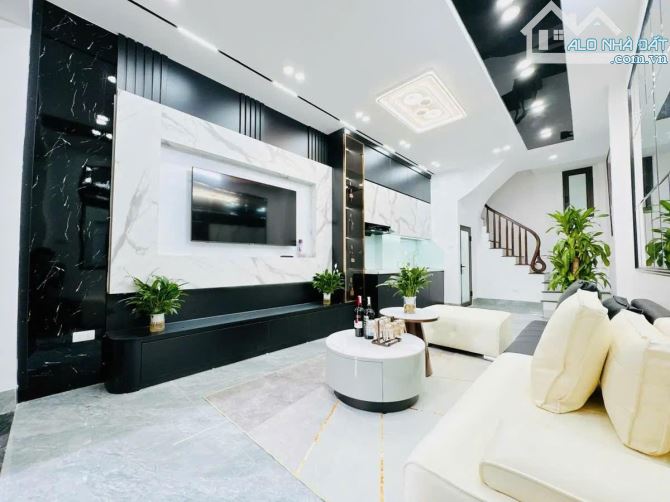 Siêu phẩm nhà mới, ngay Võ Chí Công - Cầu Giấy. DT: 35m2 x mt 4m x 5T. 8 tỷ - 1