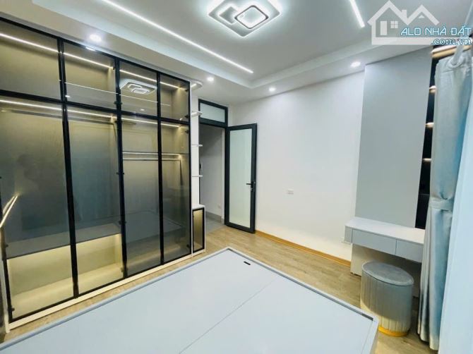 Bán nhà riêng Hoàng Mai 39m 5 tầng gần ô tô chỉ 7,6 tỷ - 1