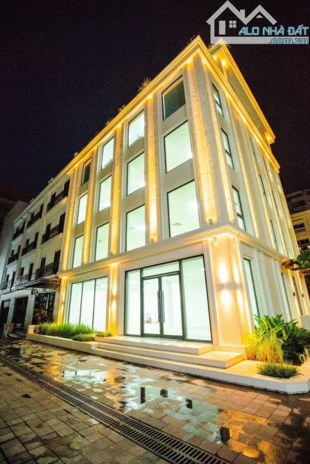 SIÊU BIỆT THỰ NGUỴ NHƯ KON TUM - NGUYỄN TUÂN 224m2 x 6T x MT 16m 92 TỶ