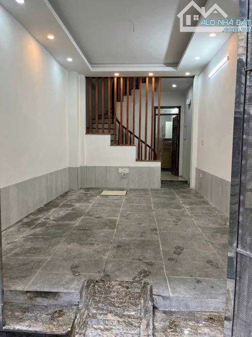 Lĩnh Nam 50m2, 5 Tầng, 8 phòng khép kín, mới keng full nội thất. Chỉ 8.5t - 1