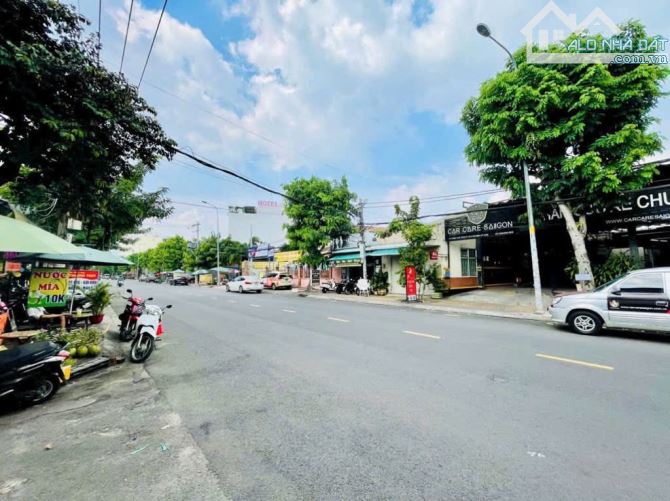 MẶT TIỀN - GẦN CHỢ TÂN TRỤ - NGANG KHỦNG 11M - GIÁ HƠN 10 TỶ - 1