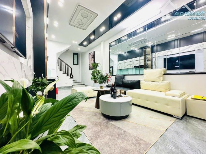 NHÀ VÕ CHÍ CÔNG - CẦU GIẤY - NGÕ BA GÁC - FULL NỘI THẤT - DT: 32M2, 5 TẦNG - 8.25 TỶ - 1