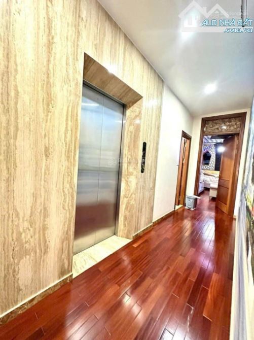 Cần bán nhà lô góc phố Liễu Giai, Quận Ba Đình. DT Sổ 105m2 x 6T, MT 6,5m. Đường ôtô tránh - 1