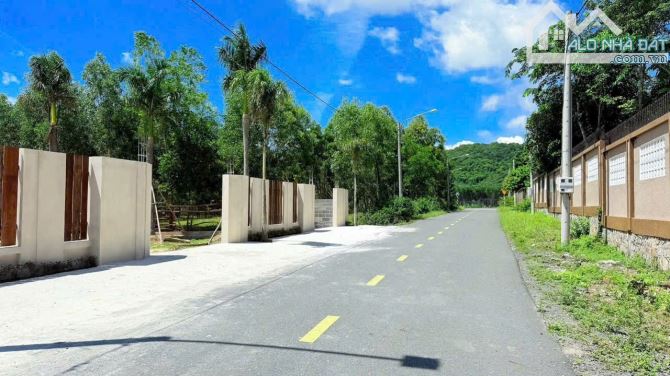 Xã Phước Hải - TP HCM)- ĐI BIỂN CHỈ 3KM DT 10x40m -400m2 -sẵn 80m2 thổ cư;  xây rào cổng k - 1