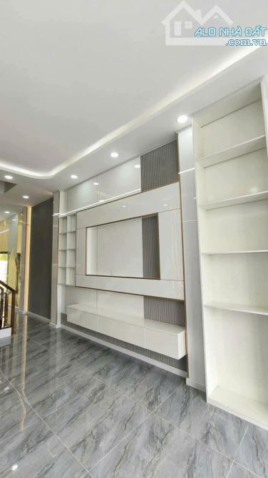 Nhà 1 Trệt 2 Lầu 2ty850 Full Nội Thất Ngay Tp.Thủ Dầu Một Bình Dương - 1