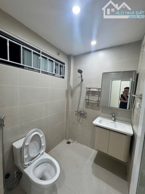 Bán Gấp Nhà Gốc Đề : NHÀ ĐẸP MỚI 100% - NGÕ THÔNG TỨ TUNG,dt 38m2 - 1