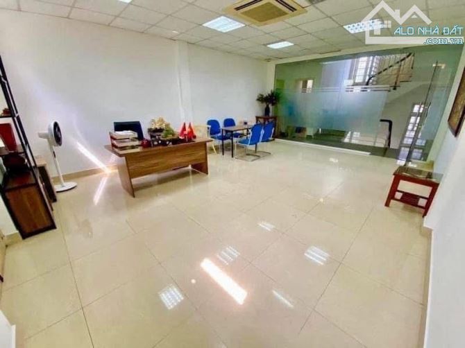Bán nhà mặt phố Hoàng Cầu quận Đống Đa 123m2 MT7.3m-5Tầng Thang Máy Kinh Doanh Đẹp - 1