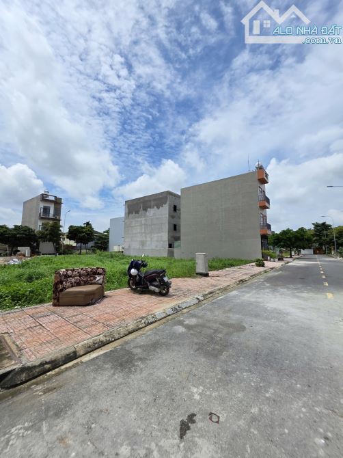 4,85Tỷ TL🔥Bán 75,5m2 nhà 2Lầu có PN Dưới_Gần vòng xoay An Phú 900m, p.An Phú, Tp.Thuận An - 1