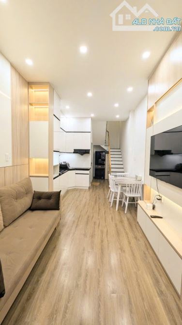 SÁT MẶT TIỀN ĐƯỜNG NGUYỄN DUY DƯƠNG - 4TẦNG- GIÁ 6,9TỶ TL - 1