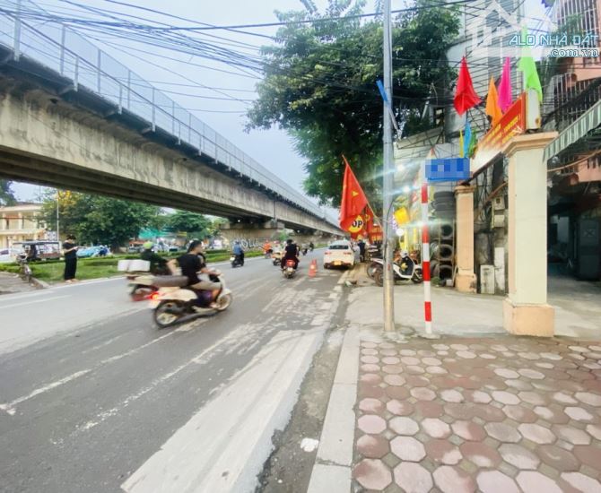 BÁN ĐẤT TẶNG NHÀ – ĐÔNG NGẠC– LÔ GÓC – CÁCH 1 NHÀ RA Ô TÔ DỪNG ĐỖ NGÀY ĐÊM - 1