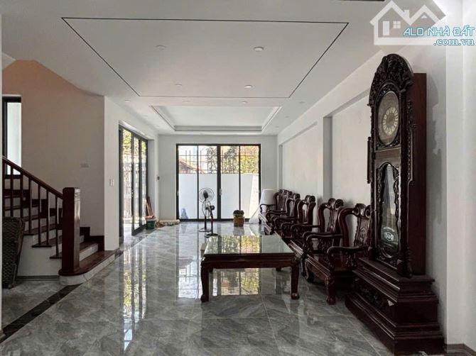 Phú Thượng, Tây Hồ, hàng xóm Ciputra 95m2, 5 tầng, mt 5m, giá đầu tư - 1