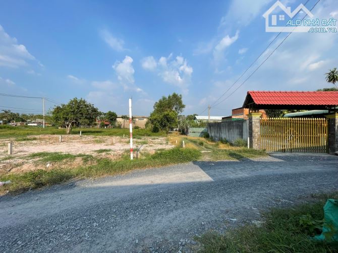 Cần bán gấp lô đất 92m2 fulll thổ cư ở trung lập hạ - Giá 800tr – Cách tỉnh lộ 7 500m - 1