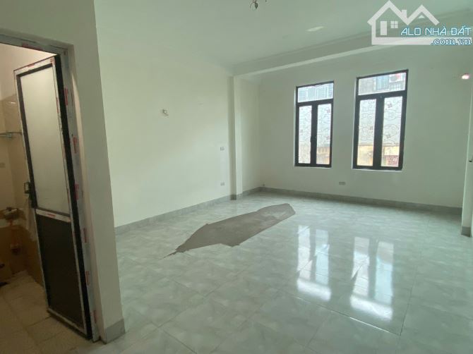Cho thuê nhà phân lô Đền Lừ, 6 tầng x 40m2, 17 triệu Vp, KD, kho - 1