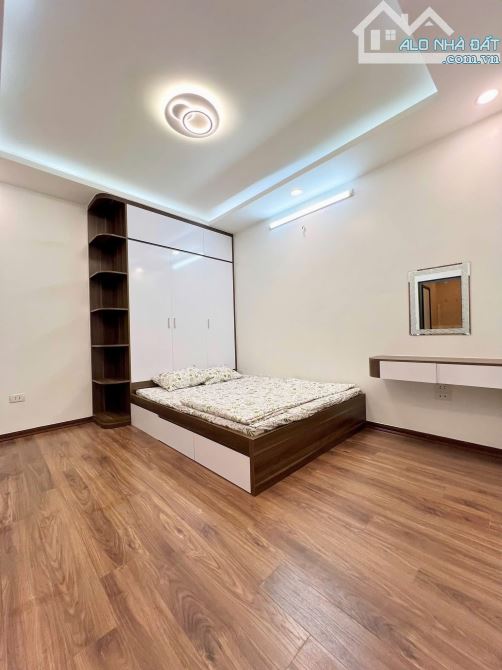 Bán nhà 36 Dịch Vọng Hậu, nhà mới đẹp 5 tầng - 1