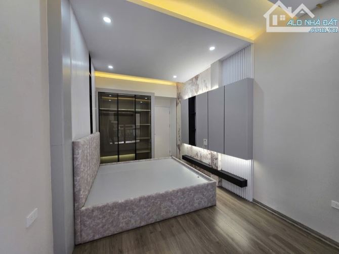 BẠCH MAI-TT HAI BA TRƯNG-CỰC HIẾM-PHÂN LÔ CÁN BỘ-DÂN XÂY CHẮC CHẮN-2 MẶT NGÕ THOÁNG TRƯỚC - 1