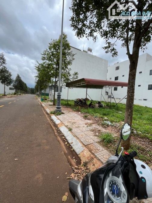 CÒN DUY NHẤT 1 LÔ ÂN PHÚ ĐỐI DIỆN HOA VIÊN CHỈ 3 TỈ - 1