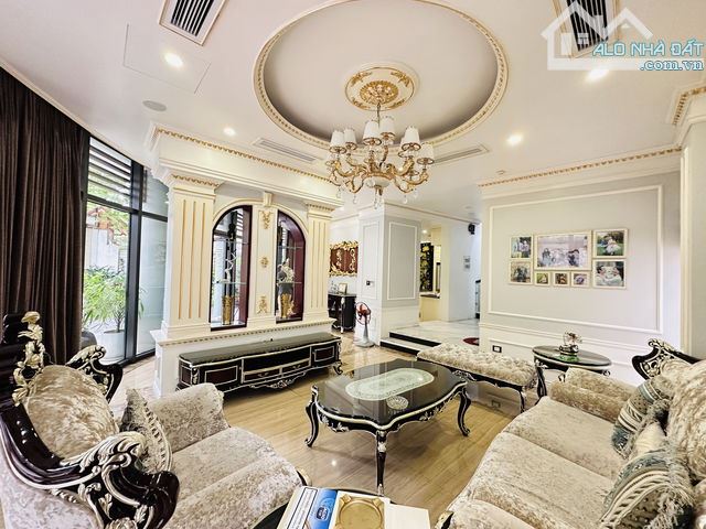 Bán biệt thư sân vườn quận Cầu Giấy, nội thất nhập khẩu, DT 268.5m2 5T, ở kết hợp vp, 74tỷ - 1