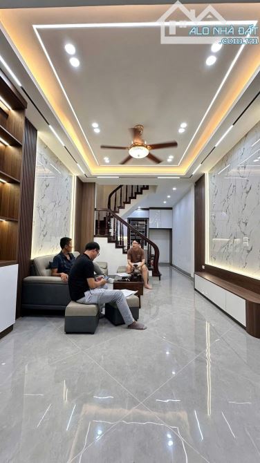 👉 NHÀ ĐẸP QUẬN HAI BÀ TRƯNG -  GẦN ĐƯỜNG LẠC TRUNG MỚI  – 42 M2 - 4 TẦNG -  FULL NỘI THẤT - 1