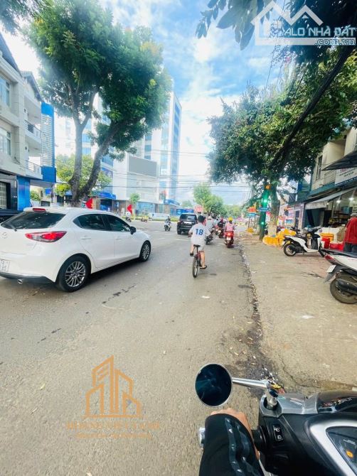 HÀNG VIP- GÓC 2 MẶT TIỀN NGÔ QUYỀN - DIỆN TÍCH RỘNG - GIÁ :41 TỶ (CÒN TL) - 1