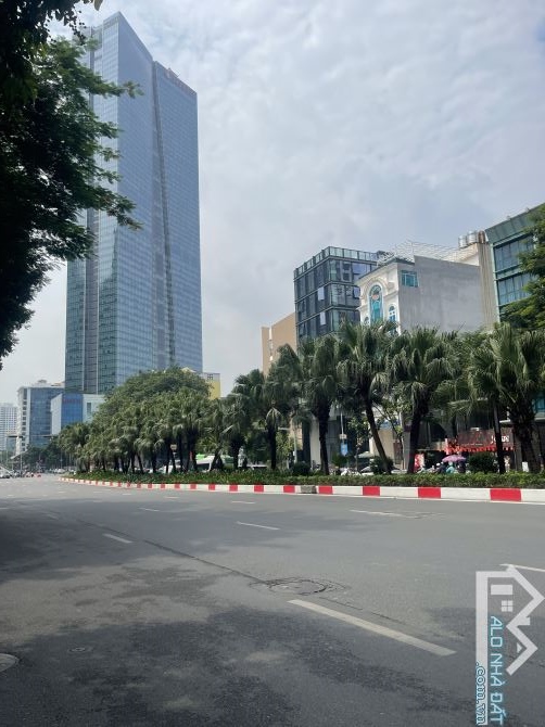 Bán khách sạn 9 tầng phố Liễu Giai, 100m2, dòng tiền 200 triệu/tháng, 68 tỷ - 1
