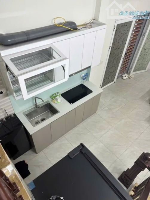 FULL NỘI THẤT NHÀ ĐẸ -ÔTÔ ĐỖ CỬA-SÁT PHỔ-VỊ TRÍ ĐẮC ĐỊA 27/35M -3 TẦNG - 3,45 TỶ PHỔ VỌNG - 1