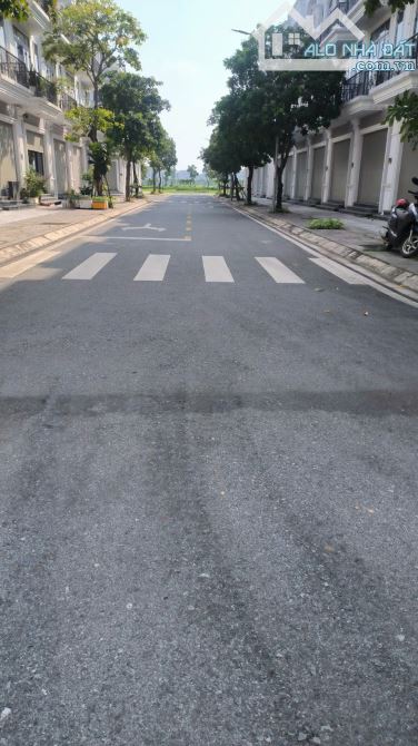 Bán Lô góc Liền kề 319 trung tâm của xã Đông Anh giáp Vin cổ loa diện tích 96 m 3 mặt ô tô - 1