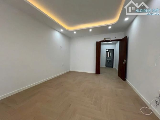 LAI XÁ , HOÀI ĐỨC - 41M² - 6 TẦNG - GIÁ 10,6 TỶ - NHÀ CHỦ XÂY KIÊN CỐ , Ô TÔ ĐỖ CỬA - 1